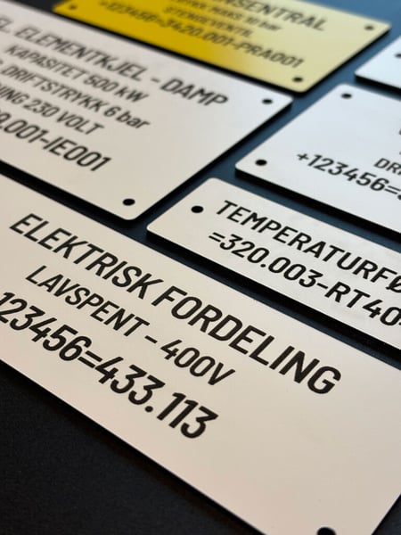 Skreddersydd fareskilt for din arbeidsplass